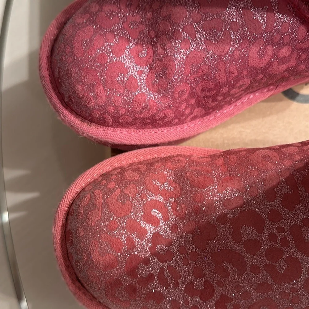 Pink leopard uggs - Picture 9 of 9